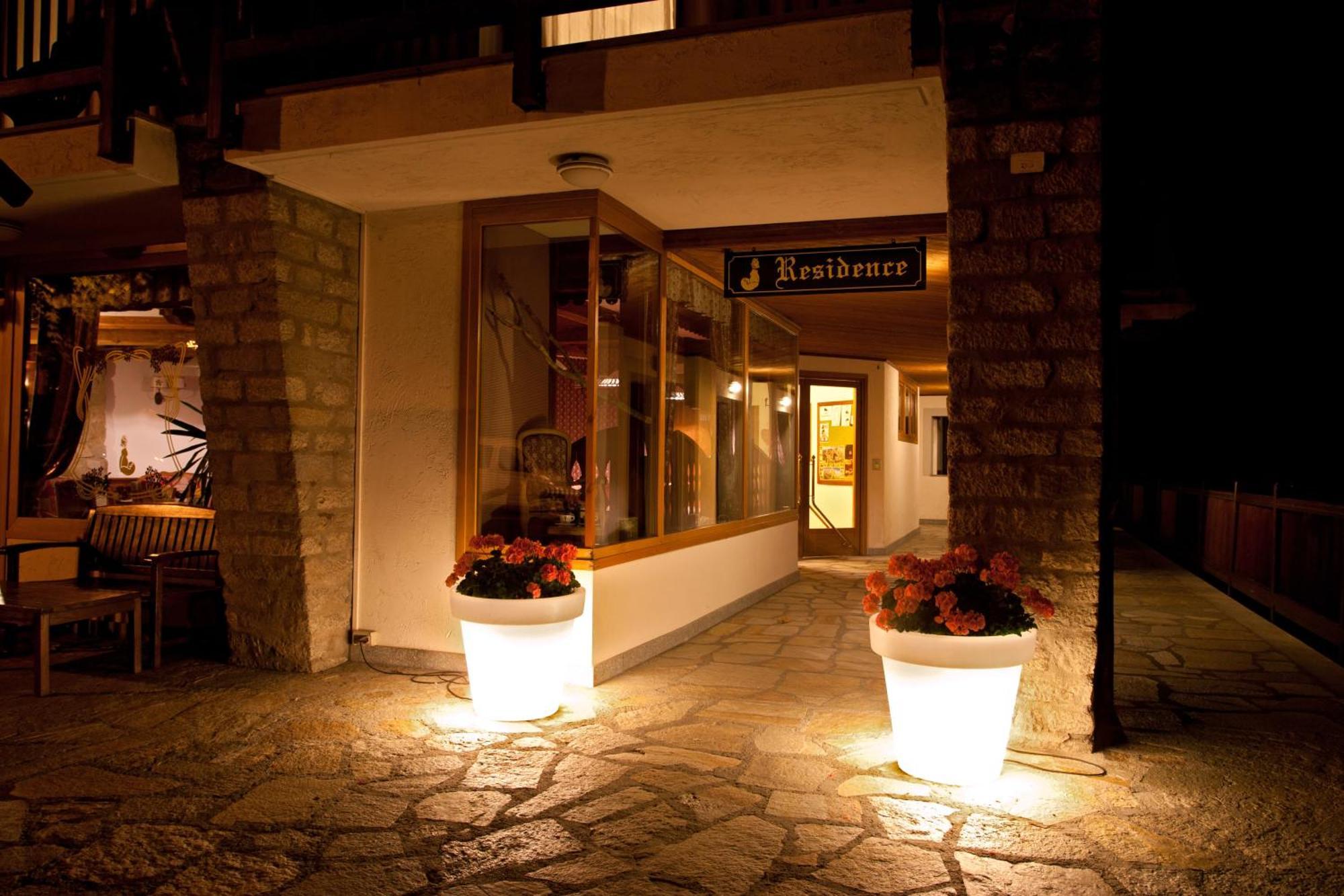 Residence Le Grand Chalet Courmayeur Exterior foto